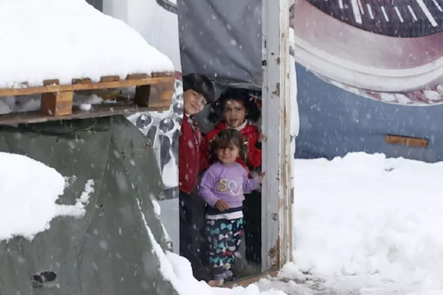 خلال شهر فقط.. اليونيسف :: وفاة 15 طفلا سوريًا بينهم رضّع إثر البرد القارس