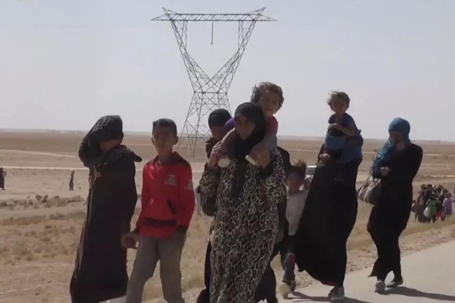 ميليشيات قسد تحاصر آلاف المدنيين في مناطق سيطرة تنظيم الدولة بريف دير الزور الشرقي
