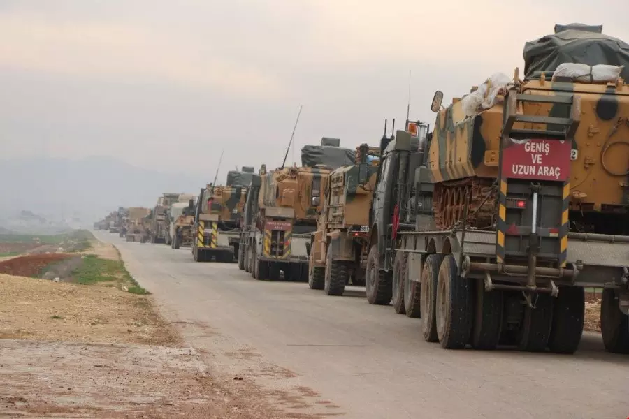 قوات تركية تثبت نقطة هي الثانية خلال أسبوع على الطريق الدولي قرب سراقب