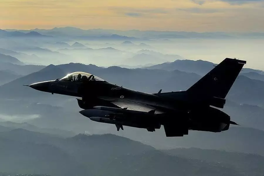 الدفاع التركية تعلن تحليق طائرتي إف 16 في أجواء سوريا