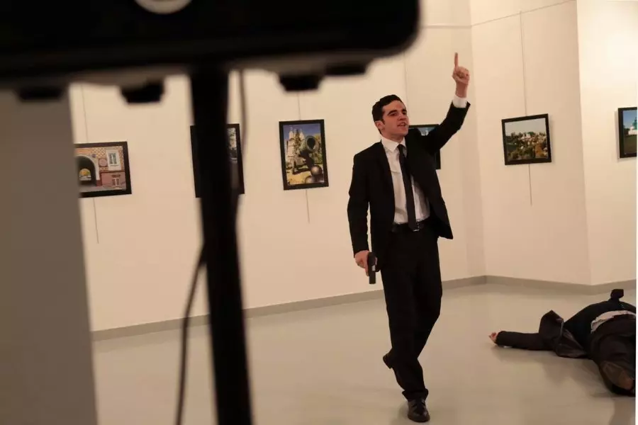 نصرة لـ حلب ... مقتل السفير الروسي في تركيا بإطلاق رصاص مباشر