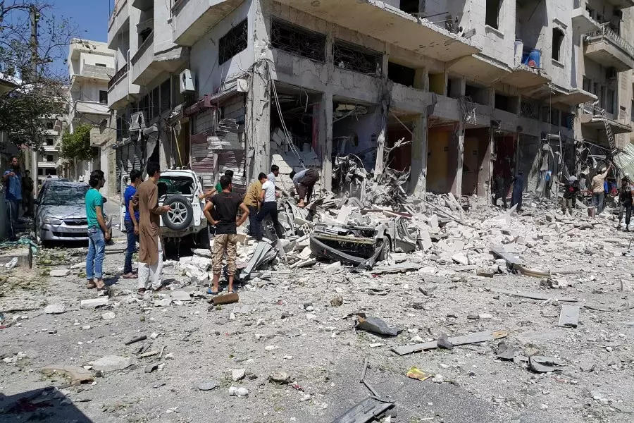 مجزرة جديدة حصيلتها الأولية 17 شهيدا وعشرات الجرحى في مدينة إدلب بقصف جوي