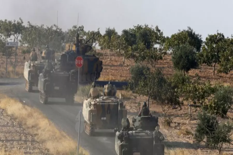 تركيا ترسل تعزيزات عسكرية وجرافات للحدود السورية
