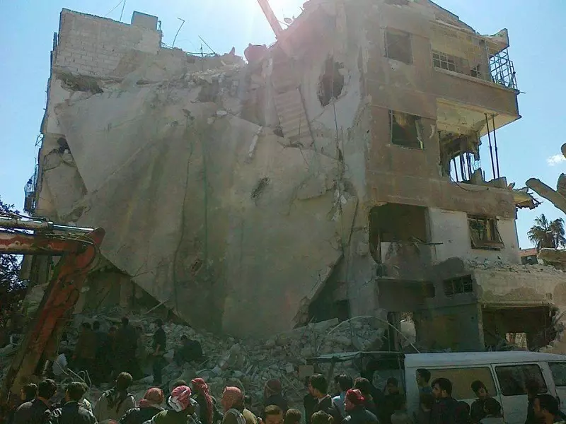 مجزرة مروعة في مدينة دوما ... وغارات متعددة على مدن وبلدات ريف حلب