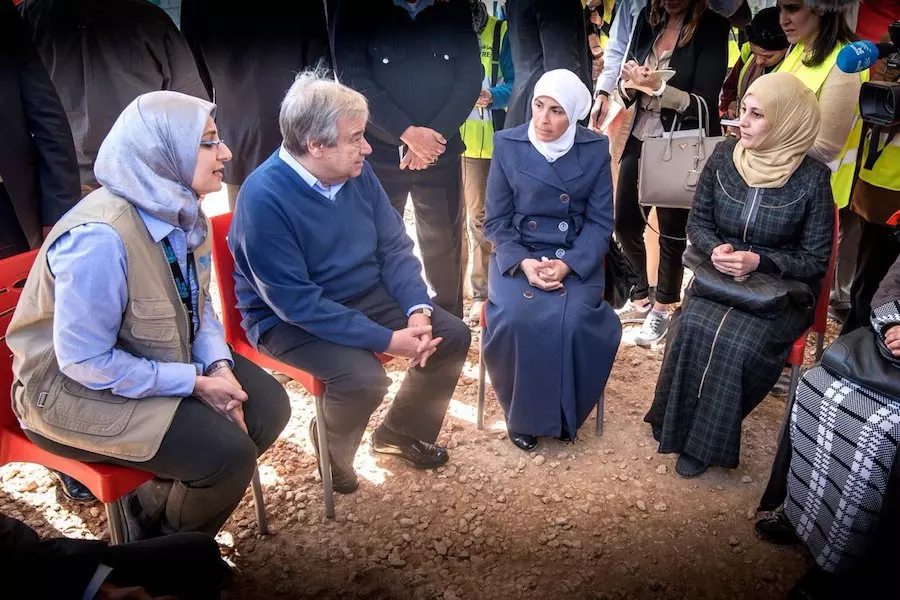 أمين عام الأمم المتحدة في مخيم الزعتري يطالب بإنهاء “هذا الصراع”