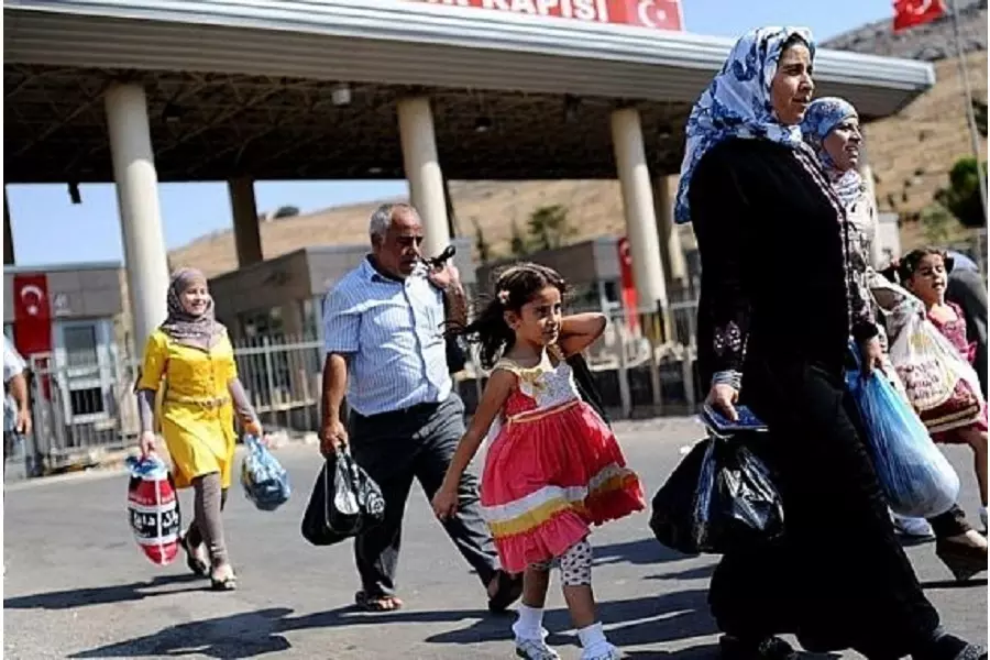44 ألف لاجئ سوري عبروا من الحدود التركية الى بلادهم