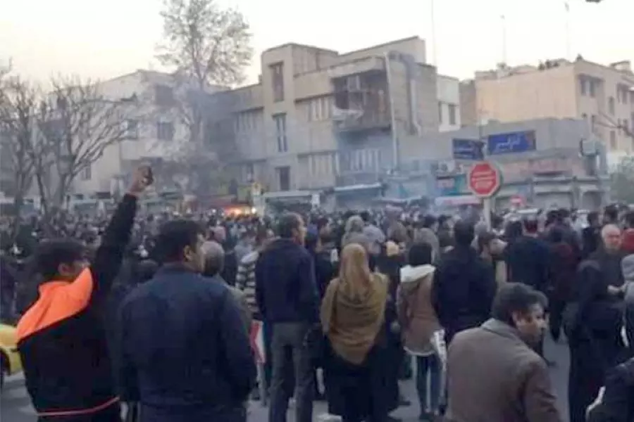 إيران: هل تشعل المحروقات النار في ولاية الفقيه؟