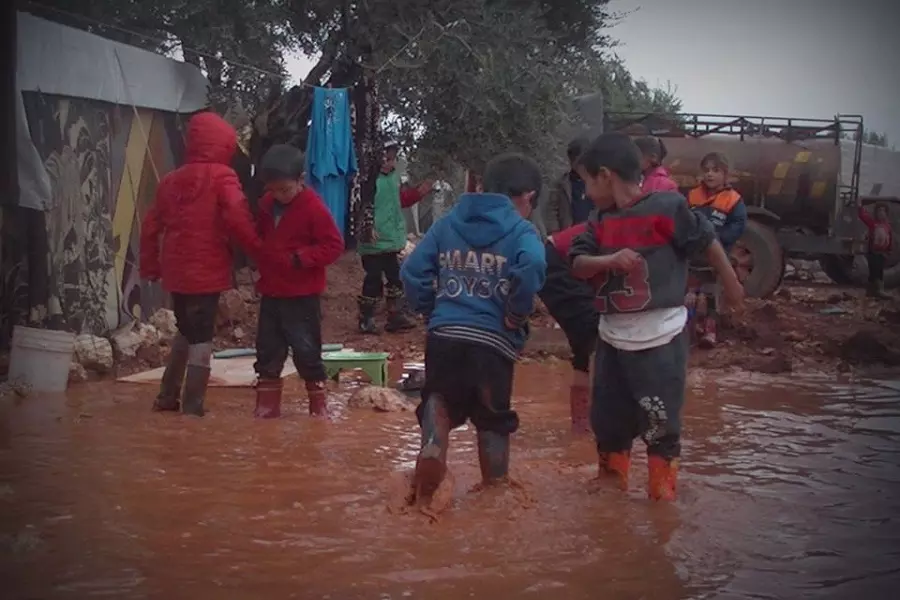 منسقو الاستجابة : تضرر أكثر من 3 ألف عائلة نتيجة الهطولات المطرية