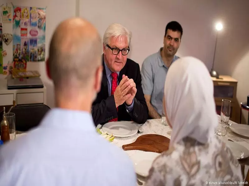 وزير الخارجية الألماني يشارك عائلة سورية طعام الإفطار