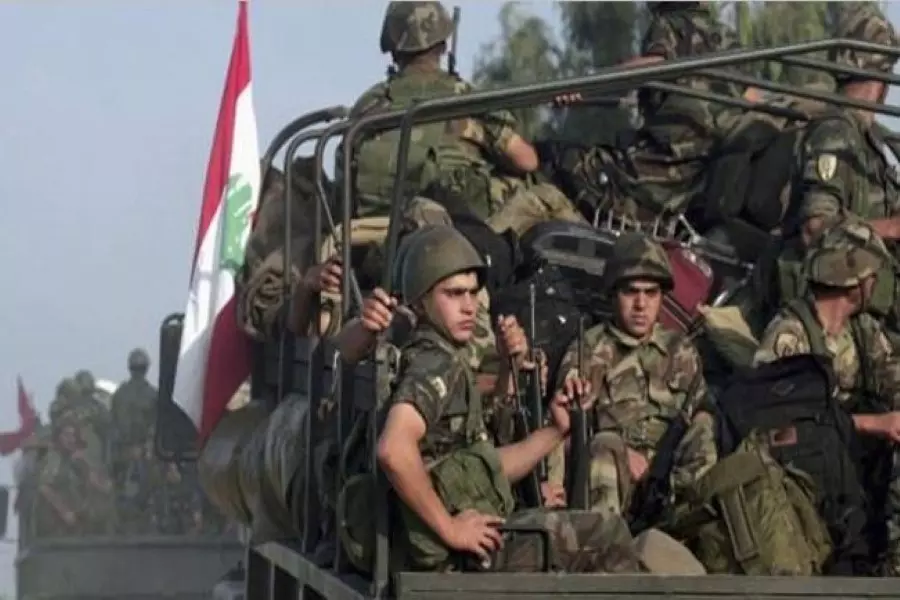 حظر تجول وحواجز يقيمها الجيش اللبناني في ظل اعتقالات ومداهمات