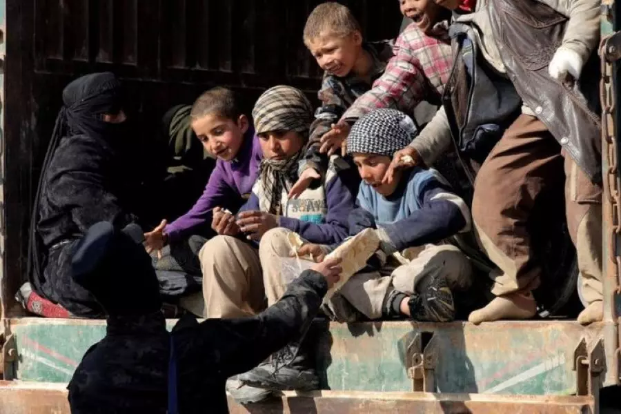 كازاخستان تستعيد 12 من مواطنيها بينهم 7 أطفال كانوا في سوريا