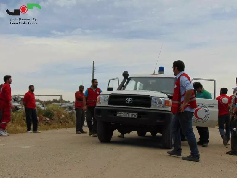 طريق القوافل بات هدفاً .. قوات الأسد تتسبب بإصابة سائق شاحنة "مساعدات أممية" للرستن