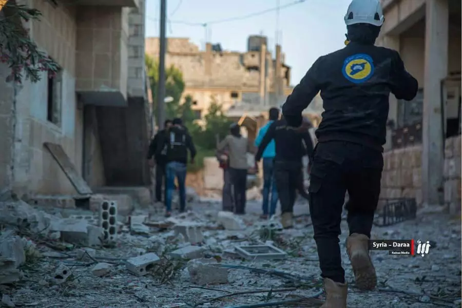 قوات الأسد تقصف درعا البلد بصواريخ الفيل وتتسبب بسقوط شهداء وجرحى