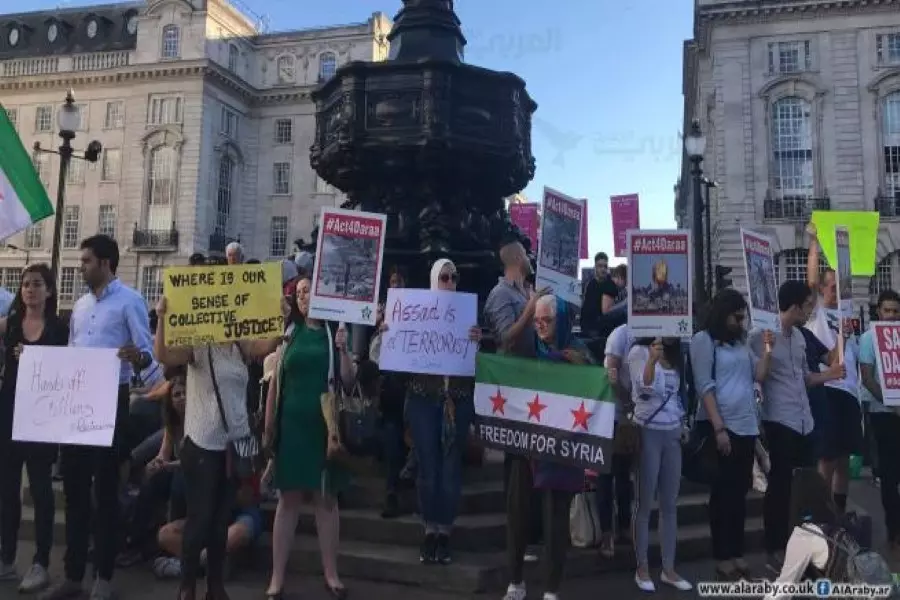 مظاهرة أمام السفارة الروسية في لندن تضامناً مع الجنوب السوري