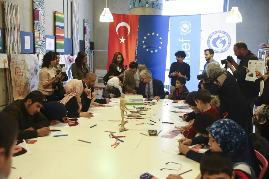 مسؤول أوروبي: تركيا ألحقت مئات الآلاف من أطفال سوريا بمدارسها وحالت دون ضياع مستقبلهم