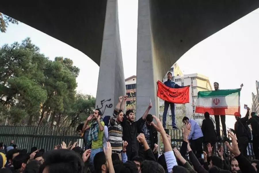 الثورة الإيرانية نهاية التاريخ