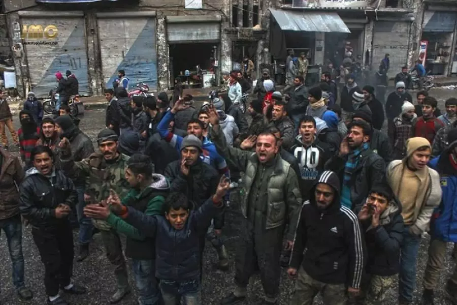 ناشطون في إدلب يدعون قادة الفصائل الثورية للاستجابة لمطالب الجماهير الغاضبة