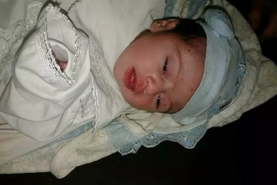 "فاطمة شلة" طفلة فارقت الحياة في الغوطة الشرقية بسبب نقص الدواء والأدوات الطبية