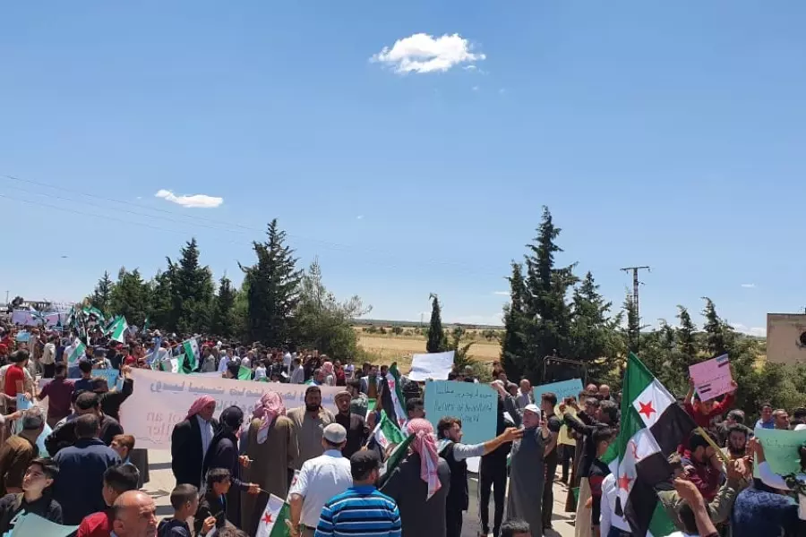 فعاليات مدنية وشعبية تتظاهر احتجاجاً باسم "طوفان العودة" بريف إدلب