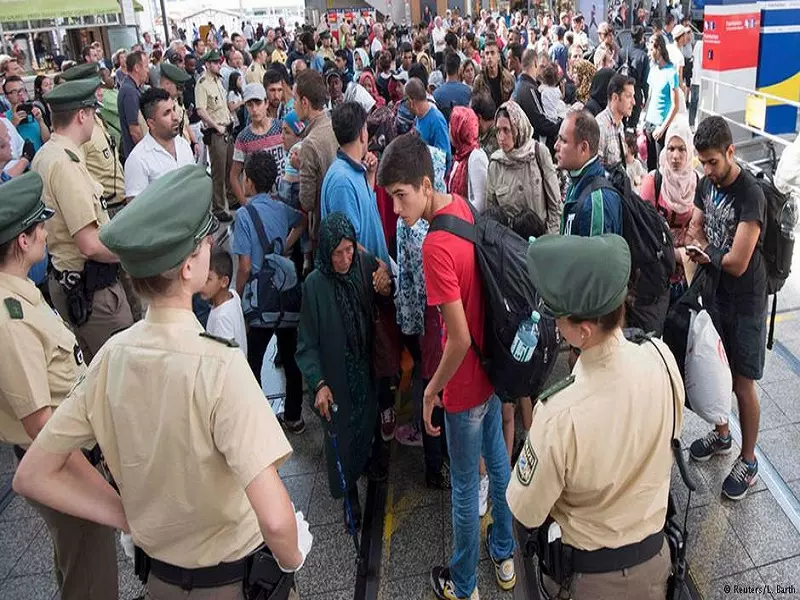 آلاف المهاجرين يتدفقون إلى ألمانيا و النمسا بعد سماحهما لدخولهم من المجر