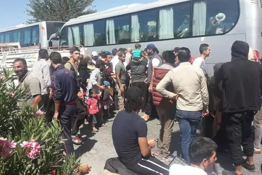 لا ضمانات.. قوات الأسد تعتقل 10 أشخاص من قافلة المهجرين الأخيرة في درعا