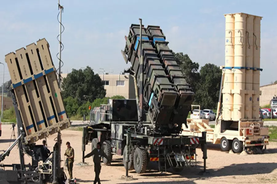الاحتلال الإسرائيلي ينشر بطاريات صواريخ دفاع جوي في تل أبيب تحسبا لهجوم إيراني