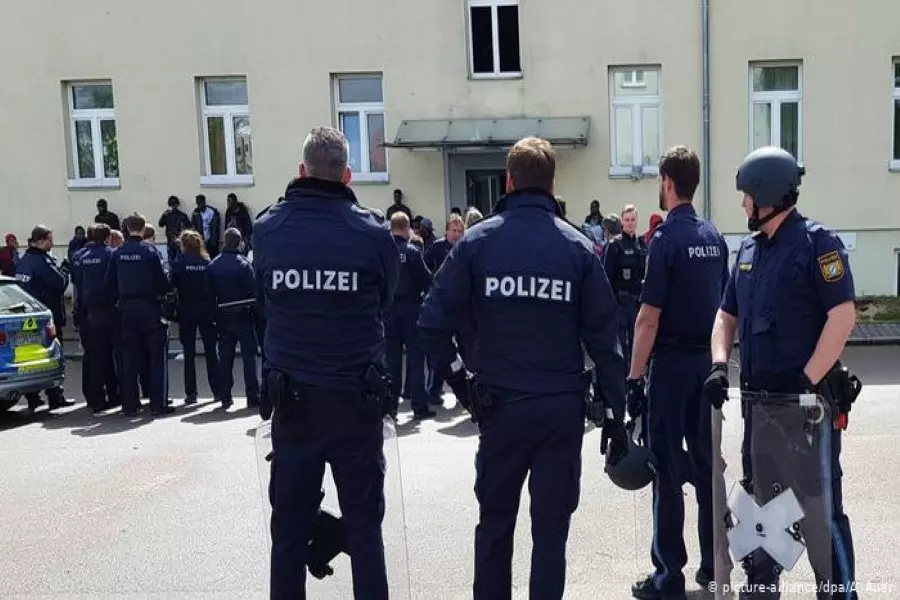 الشرطة الألمانية توقف سوريين للاشتباه بتمويلهم للإرهاب