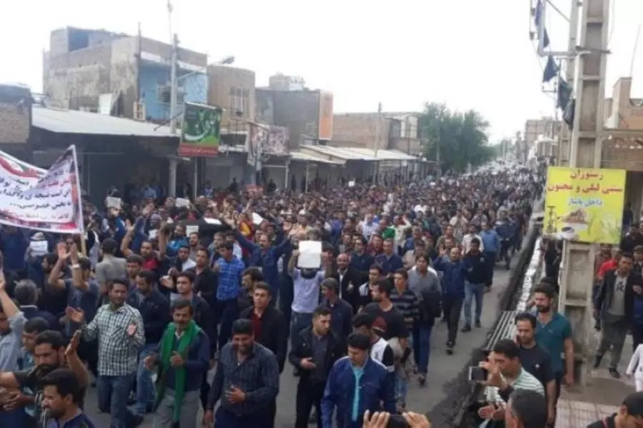 عمال إيران المحتجون: فلسطين وسوريا هما سبب مأساتنا!!!