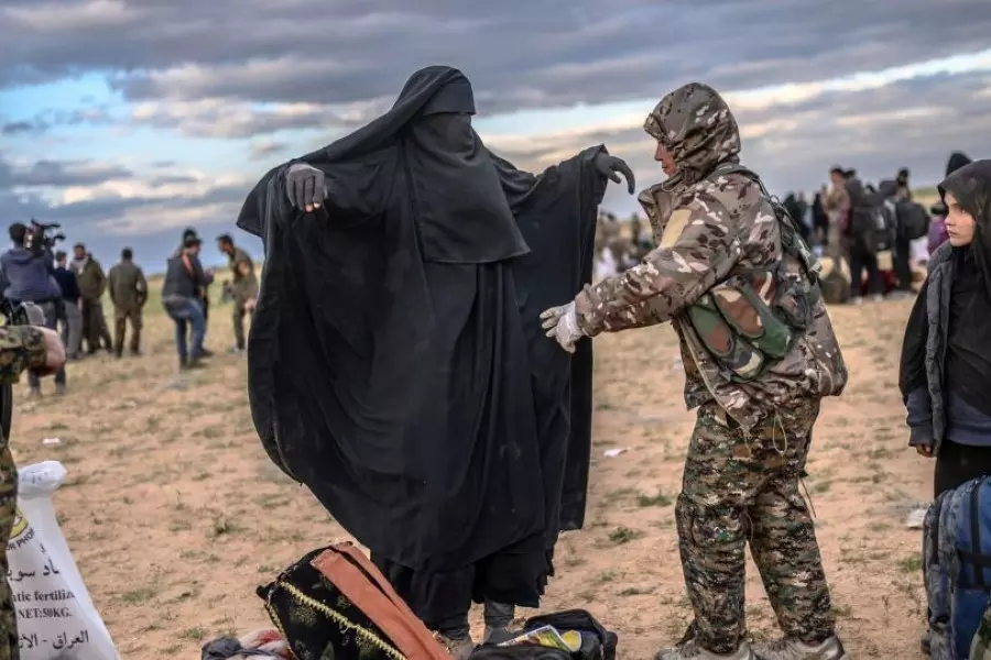 "ب ي د" تنقل نساء "داعش" وأطفالهن من القامشلي إلى مخيم "روج" بالحسكة