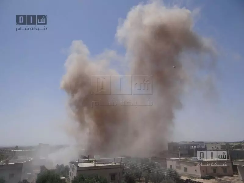 الطائرات الحربية تقصف مدن وبلدات في ريف درعا وترتكب مجزرة في الغارية الشرقية
