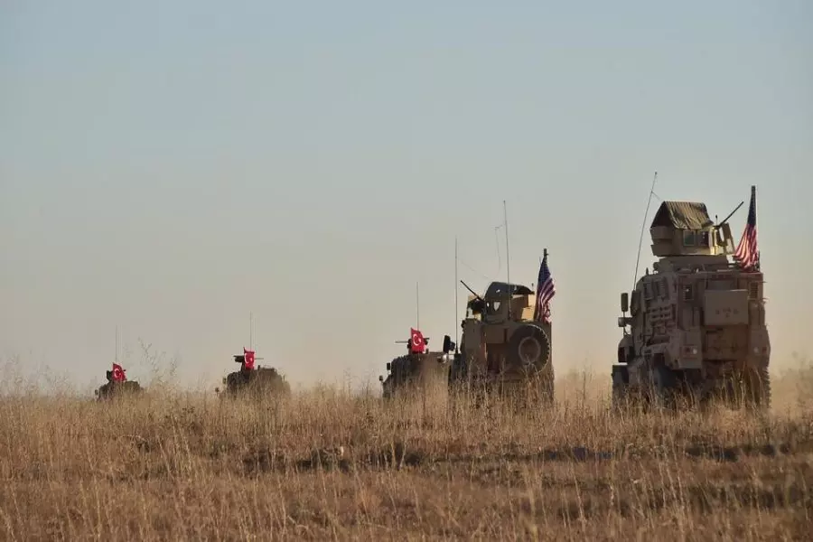 الدفاع التركية تنشر صوراً لأول دورية مشتركة مع القوات الأمريكية في منبج