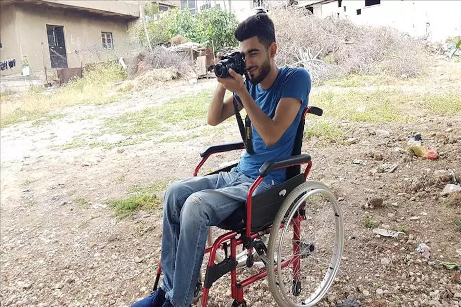 مع الشاب السوري عدنان فرملي.. الإرادة تقهر الإعاقة