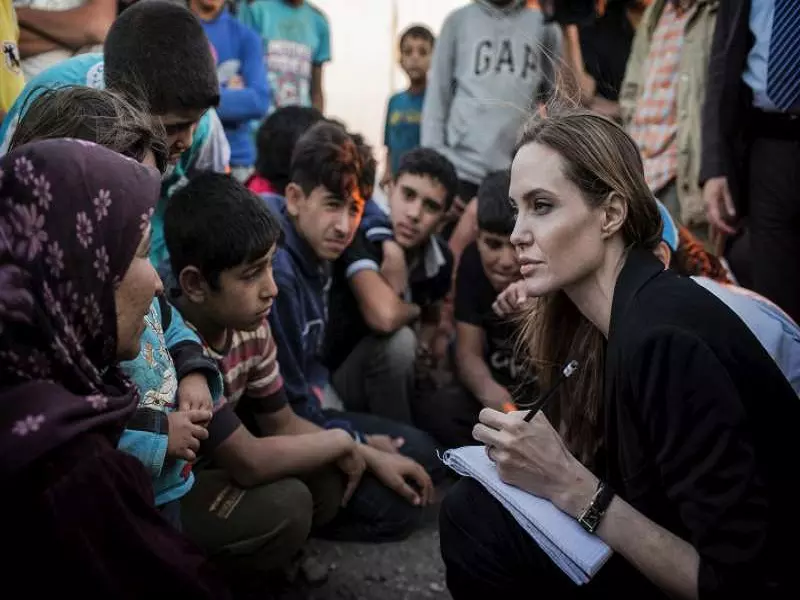 أنجلينا جولي: إن تقاعس مجلس الأمن الأممي عن التحرك بشأن سورية محير ومخجل