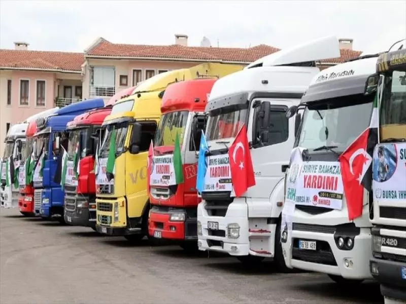 لتوزيعها على عائلات سورية متضررة .... هيئة الإغاثة التركية ترسل 25 شاحنة مساعدات