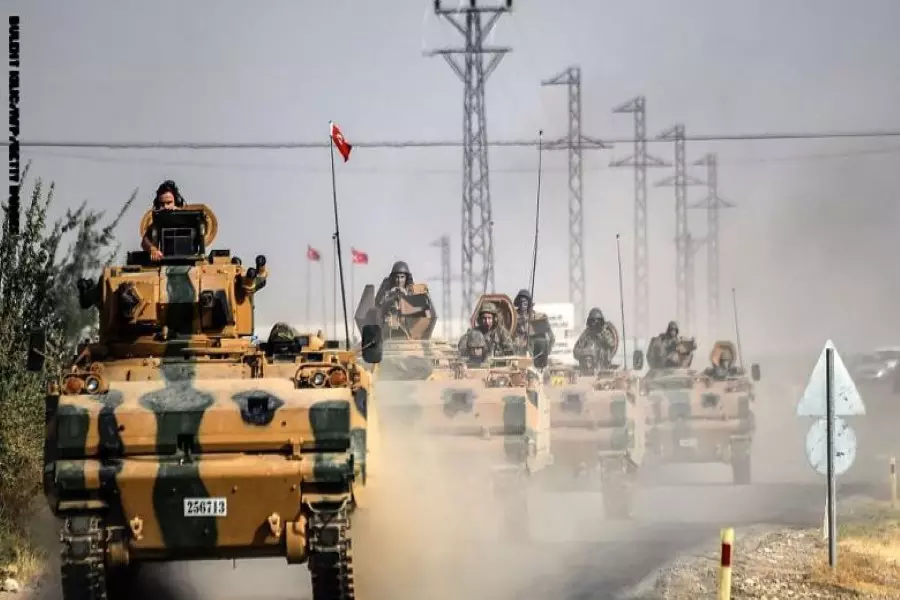 الجيش التركي يدفع بتعزيزات عسكرية جديدة إلى حدوده مع سوريا