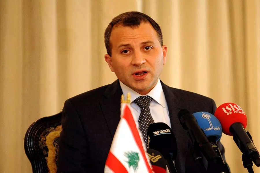 موجة استهجان كبيرة لبنانياً ضد قرار "باسيل" بوقف طلبات مفوضية شؤون اللاجئين