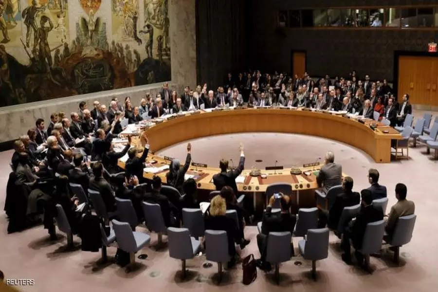 مؤكدا على عدم إمكانية حل الأزمة السورية عسكريا ... مجلس الأمن يجدد دعم ديمستورا
