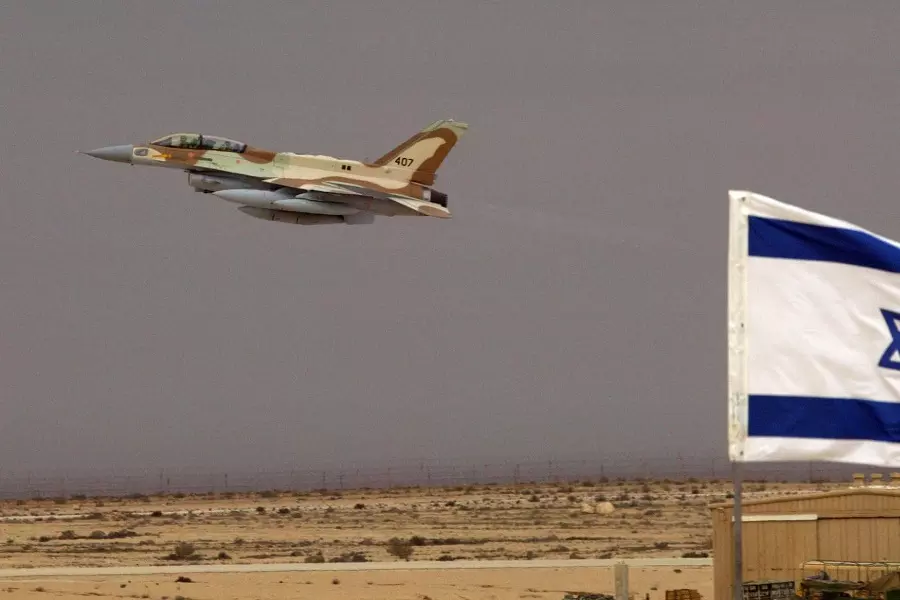 صحيفة إسرائيلية :: الجيش الاسرائيلي يرفع درجة تأهبه تحسباً لضربة أمريكية ورد ايراني على قصف "التيفور"