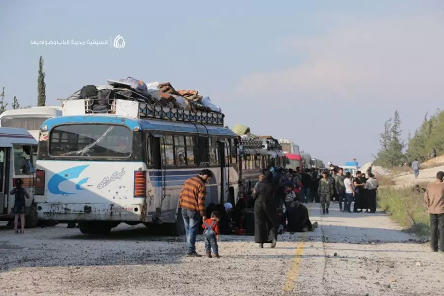 قرابة 3391 مهجر في أول دفعة من ريف حمص تدخل شمال حلب وخامس دفعة من مهجري جنوب دمشق تنتظر الدخول