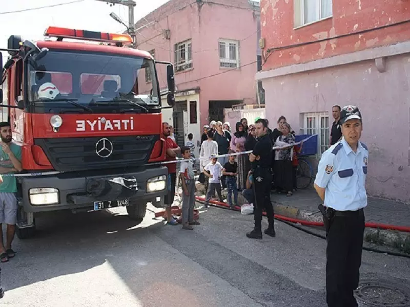 وفاة ثلاثة أطفال سوريين في جنوب تركيا جراء احتراق منزلهم
