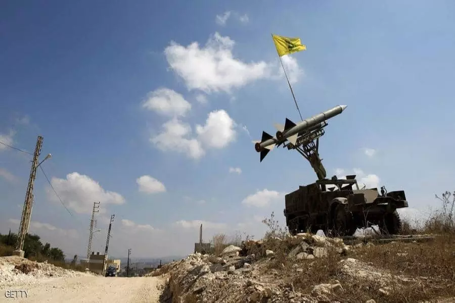 هآرتس: صواريخ "حزب الله" الدقيقة أولوية إسرائيل بعد نووي إيران وتمركزها في سوريا