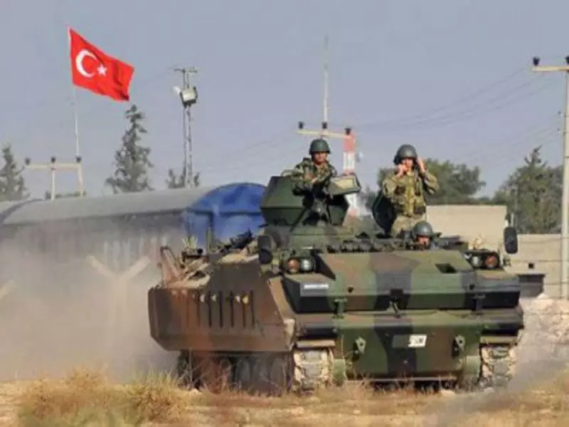 الجيش التركي يرد على ضربات لتنظيم الدولة على الحدود التركية السورية