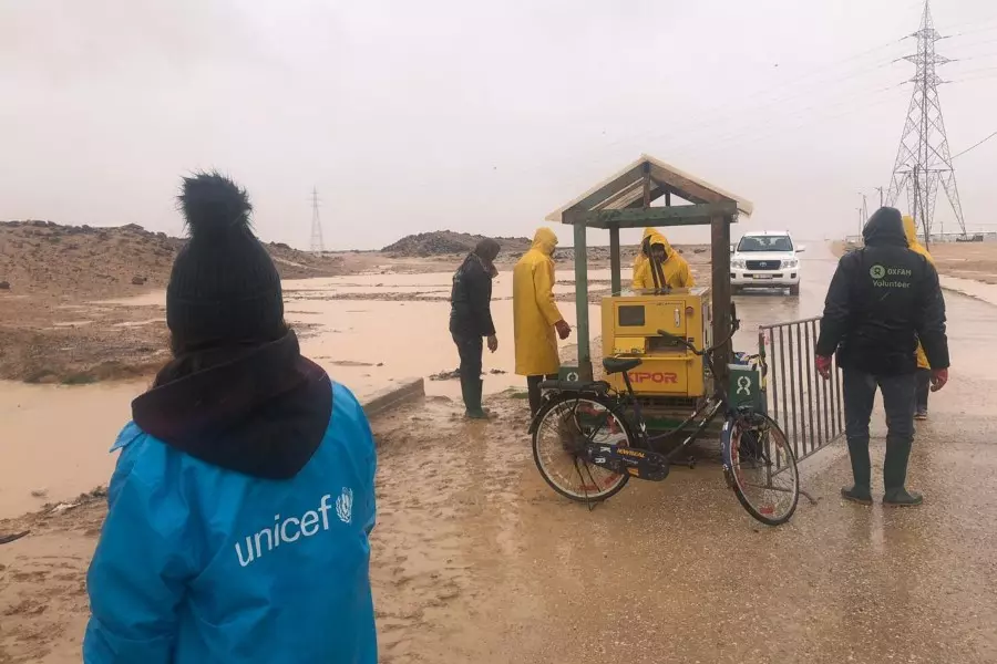 الأمم المتحدة تعلق توصيل الكهرباء لمخيم الزعتري بالأردن لحين انتهاء العاصفة المطرية