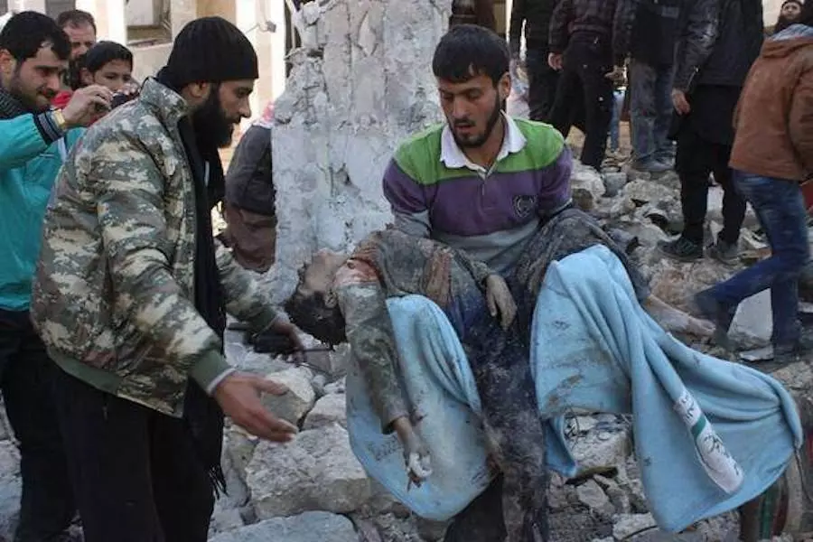 أطباء سوريون يروون بعضاً مما حدث في حلب التي تحولت لـ”بركة دماء”