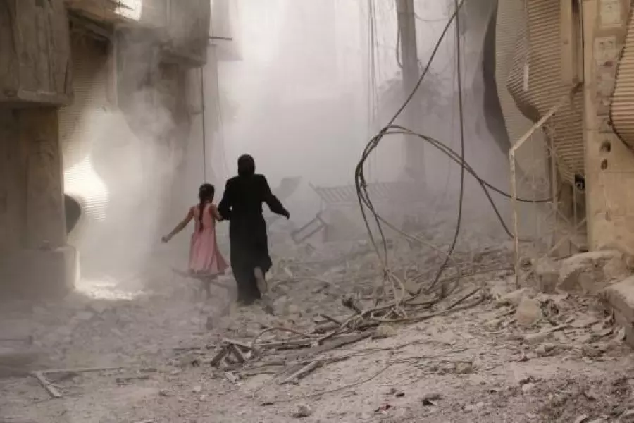 قصف جوي ليلي على غوطتي دمشق يوقع عددا من الجرحى