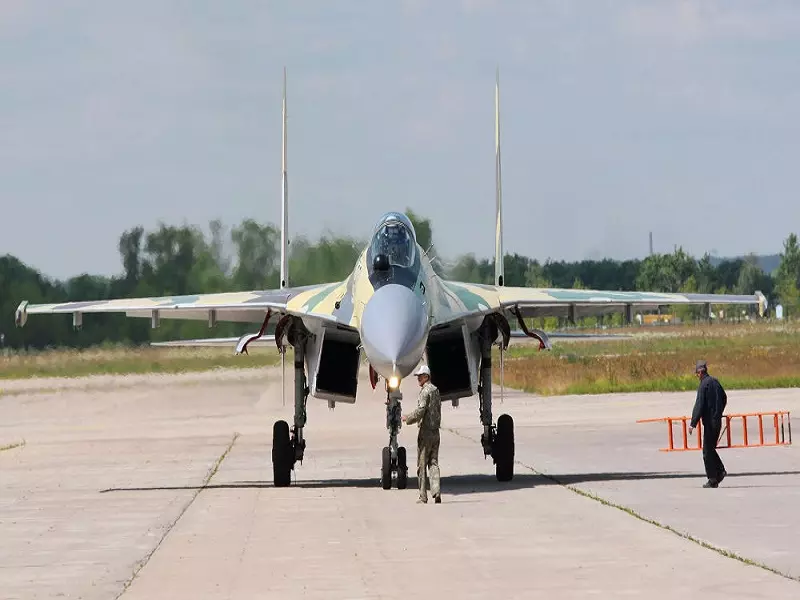 روسيا تكشف عن إرسالها 50 طائرة ومروحية لقصف سوريا