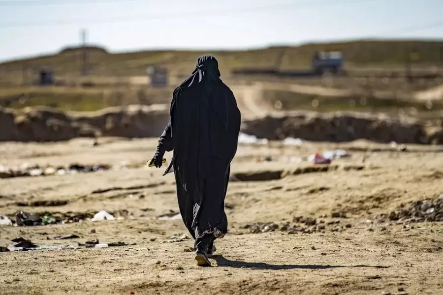 "قسد" تعتقل مسؤول عن تهريب عوائل "داعش" من مخيم الهول