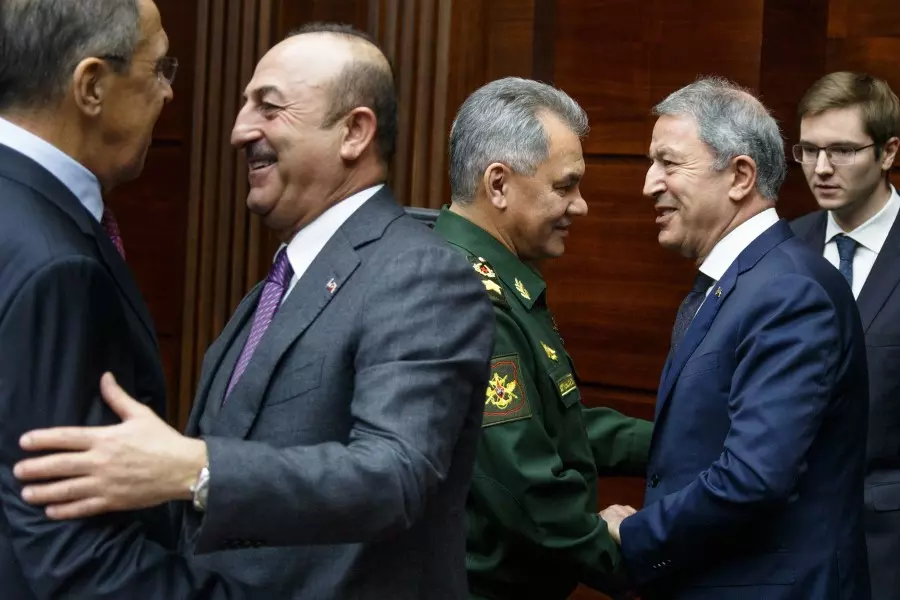 وفد تركي يضم "الدفاع والخارجية والاستخبارات" في روسيا لبحث ملفي إدلب وليبيا