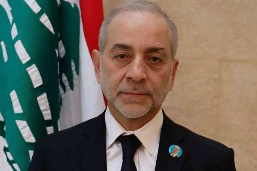 وزير لبناني يطالب المجتمع الدولي بالضغط على الأسد لوقف قتل اللاجئين ويصف حزب الله بالـ "محتل"