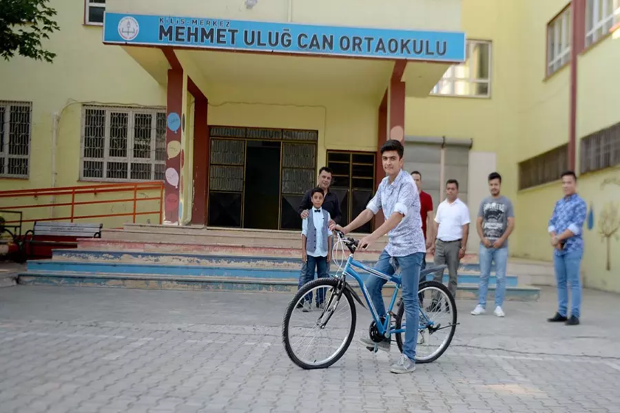 طالب سوري يحصل على العلامة الكاملة بامتحان الشهادة المتوسطة في تركيا